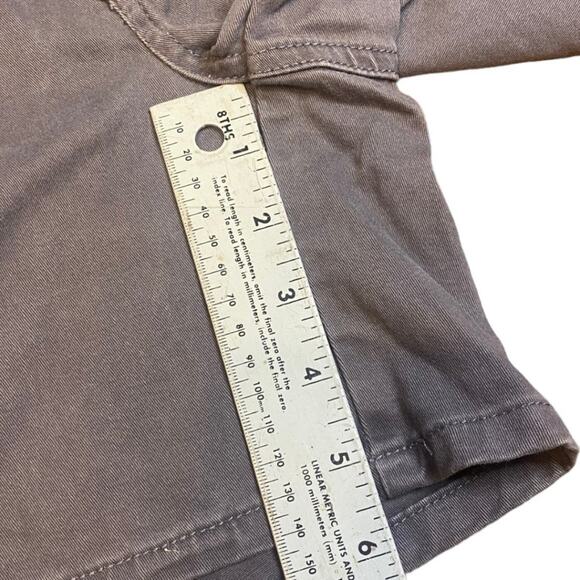 MAURICES gray chino flat front shorts women's size 2 - Picture 5 of 6